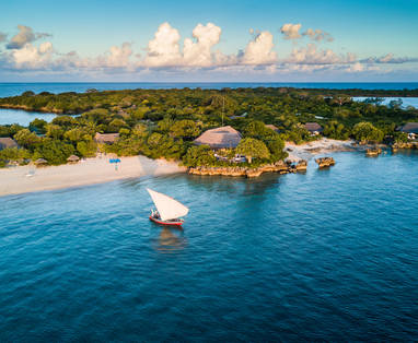 1.1_AZURA_QUILALEA_-_Dhow_sailing_-_Scott_Ramsay