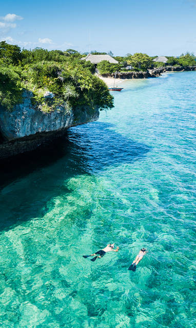 2.7_AZURA_QUILALEA_-_Snorkling_the_clear_blue_waters_-_Scott_Ramsay