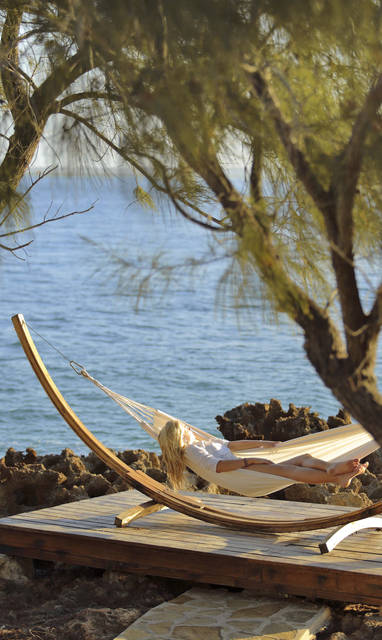 6.1_AZURA_QUILALEA_-_just_lazing_about