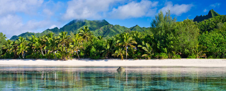 The_beautiful_lagoon_in_Titikaveka__Rarotonga.