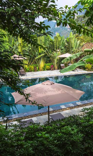 VN_Ninh_Binh_Pool(4)