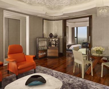 VN_Saigon_Panorama_Suite_by_Poltrona_Frau_-_Living_Room_-_I