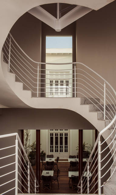 PE_hotel_be_architectuur_trap_12_-_HB_escaleras_01
