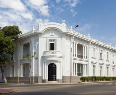 PE_hotel_b_straat_01_-_HB_fachada_01