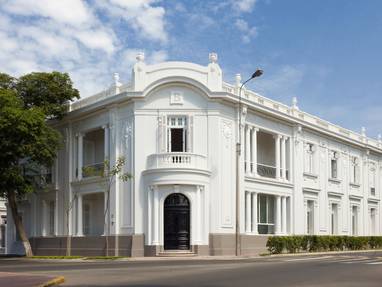 PE_hotel_b_straat_01_-_HB_fachada_01