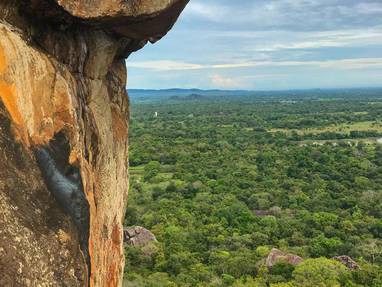 HB_LK_Sigiriya_Lion_Rock_QZFI0388