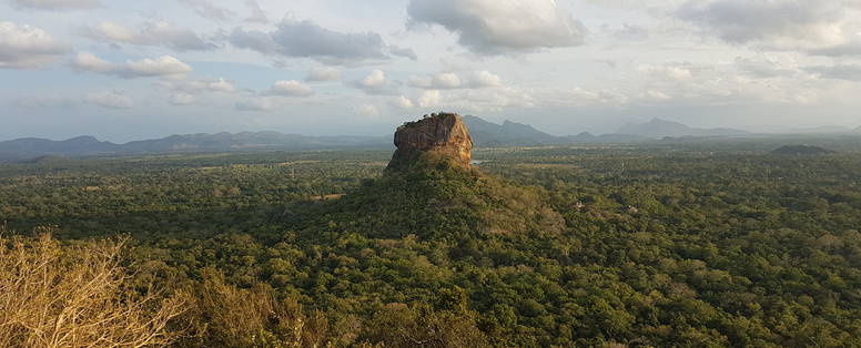 VN_LK_Sigiriya_Lion_Rock