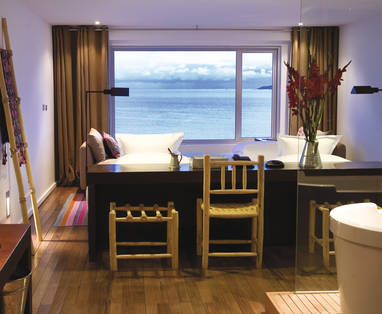 PE_titilaka_lodge_slaapkamer_TL_RoomDawn001_(2)