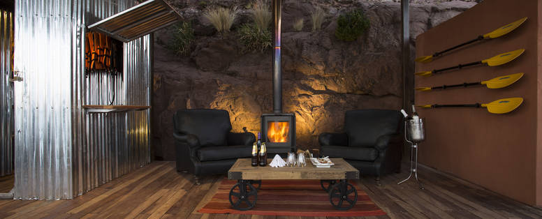 PE_titilaka_lodge_zitplek_gezellig_TL_BoatHouse005_(2)