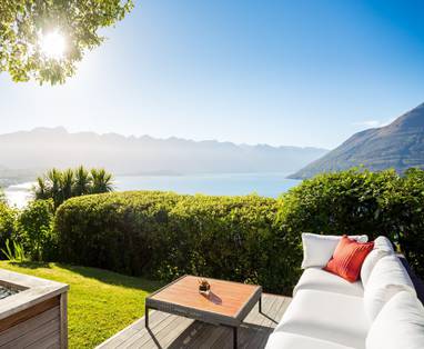 NZ_azur_lodge_buiten_mooi_uitzicht