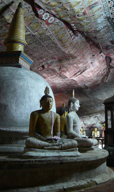 Lake_Lodge_Dambulla-buddhastupa