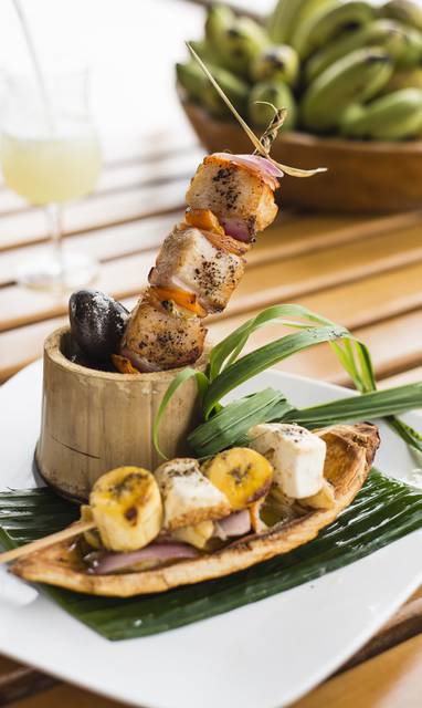 PE_delfin_cruise_3_amazone_culinair_gerecht_Doncella_Skewer