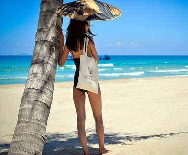 VN_Nha_Trang_05_The_Anam_-_Beach