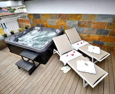RE_Cilaos_Jacuzzi_2_TSILAOSA
