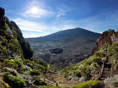 volcan276_enclos_fouque_piton_de_la_fournaise_-_CREDIT_IRT_-_frog974_dts_06_2020