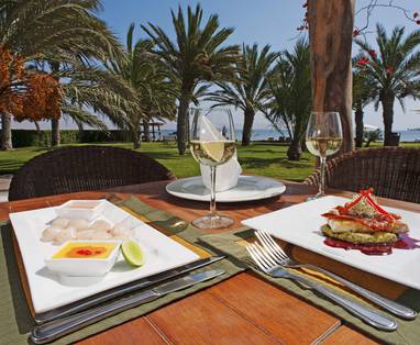 PE_La_Hacienda_Bahia_Paracas_eten_buiten_terras_WHW_7821