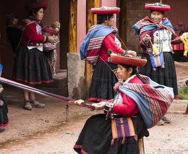 PE_explora_valle_sagrado_weefkunst_cultuur_Tejedoras-o475y1b37pavu88x3hv62z0aq595ivpgfwng4101oo