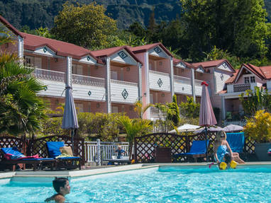 RE_Cilaos_hotel_des_neiges_piscine