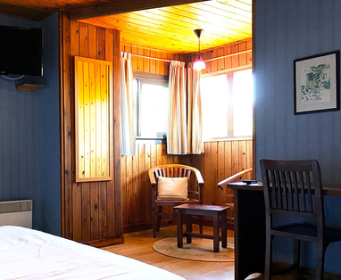 la-ferme-du-pommeau-chambre-twin-superieure-hotel-restaurant-la-reu