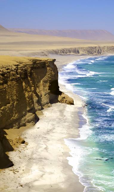 EN_PE_paracas_ballestas_strand_shutterstock_149614253