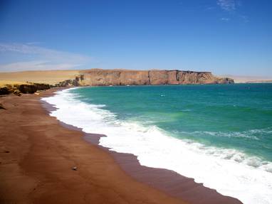 EN_PE_paracas_ballestas_strand_shutterstock_108283007
