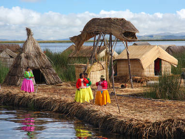 EN_PE_puno_titicaca_meer_rieten_eiland_shutterstock_117008821