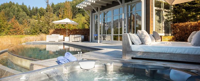 matakauri-lodge-pool-area-1