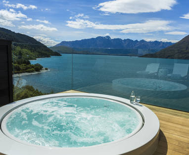 matakauri-owners-cottage-jacuzzi