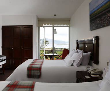 PE_Casa_Andina_Premium_Puno_slaapkamer_Habitación_Doble_con_Vista_(1)