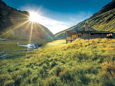 02-minaret-station-in-n