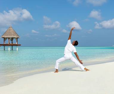 Anantara_Dhigu_Beach_Yoga_01