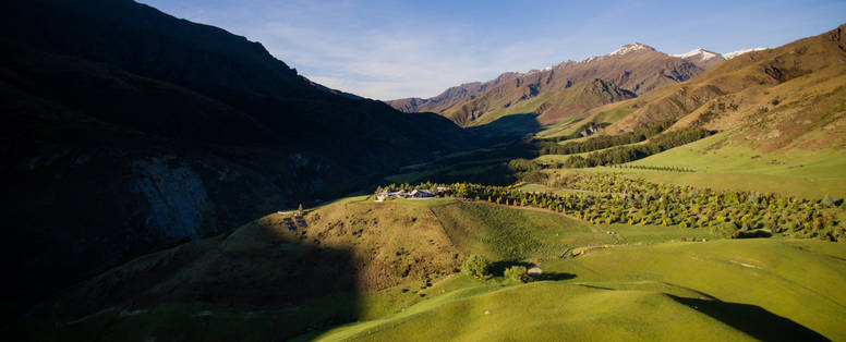 NZ_WANAKA_MajorDomo_MahuWhenua_HomesteadExterior14HERO2Sunrise