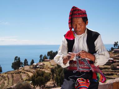 CO_PE_taquile_bevolking_cultuur_6261195071_231f425c9a_oTAQUILE_PICNIC