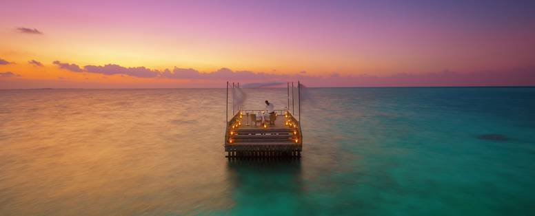 Baros_Maldives_Piano_Deck_Dining