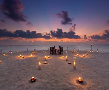 Baros_Maldives_Sandbank_Dinner