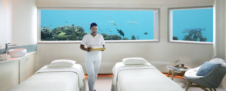 Huvafen_Fushi_Spa_Iconic_Underwater_Treatment_Room_2