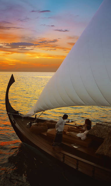 ©Baros_Maldives_Nooma_Sunset_Cruise_Service_HR