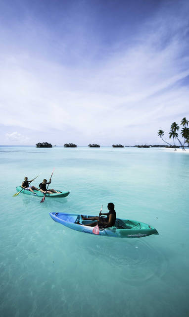 Gili_Lankanfushi_-_GLM_Kayaking