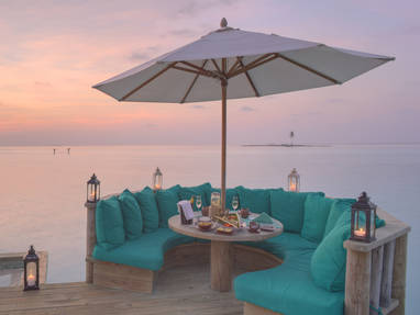 Gili_Lankanfushi_-_GLM_Over_Water_Bar_Outer_Deck_At_Sunset