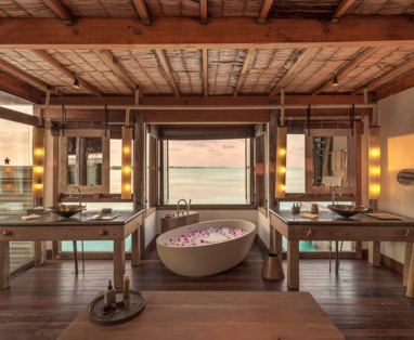 Villa_Suite_Bathroom