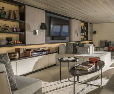 FS_Explorer_-_Living_Room_