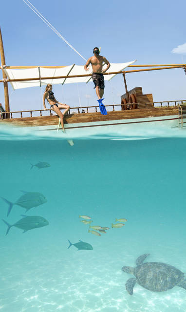 OneAndOnly_ReethiRah_SportsAndActivities_Dhoni_FromTheWater_LR