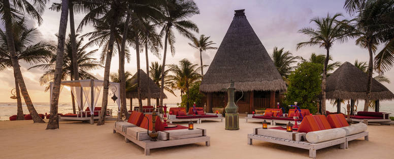 OO_RR_FB_Fangitha_Hookah_Seating_1909_MASTER