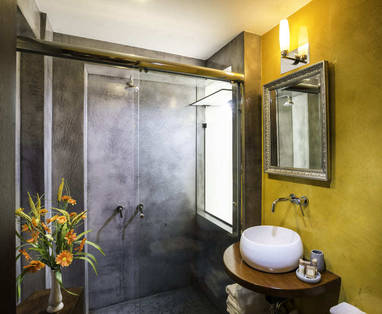 PE_Hotel_Katari_at_Plaza_de_Armas_Arequipa_badkamer_luxBaño_I_habitacion_Superior