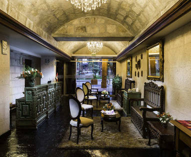 PE_Hotel_Katari_at_Plaza_de_Armas_Arequipa_Lobby_hotel