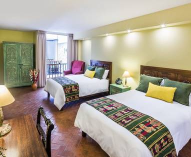 PE_Hotel_Katari_at_Plaza_de_Armas_Arequipa_slaapkamer_Habitación_Deluxe