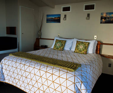 NZ_Greymouth_Breakers_Breakwater_suite_room