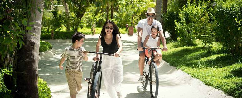anantara_dhigu_maldives_biking_family_02_1920x1037_(1)