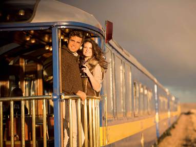 PE_titicaca_rail_trein_uitzicht_AND_Peru_Bar-1489-1