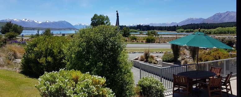NZ-Lake-Tekapo-Three-Rivers-Lodge-Terrace-View